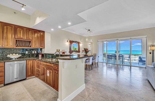 Islamorada Apartment | Ocean View Penthouse | Retreat amenities: tennis court, heated Pool | Vista Key Two
