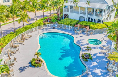 Islamorada Apartment | Ocean View Penthouse | Retreat amenities: tennis court, heated Pool | Vista Key Two