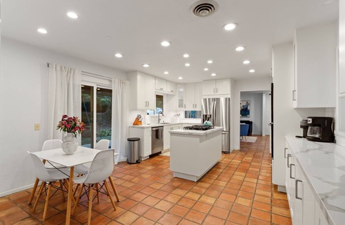 Hidden Valley House | Ocean View Retreat Firepit & Spacious Yard