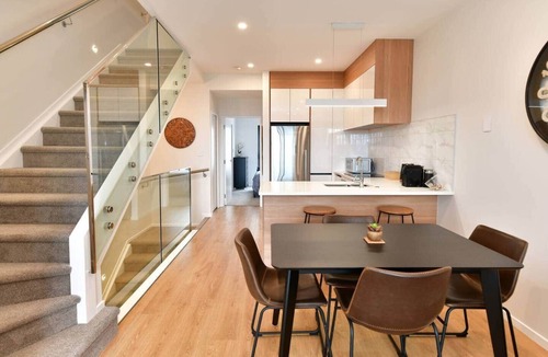 Orewa House | Ocean View Retreat - Orewa Beach