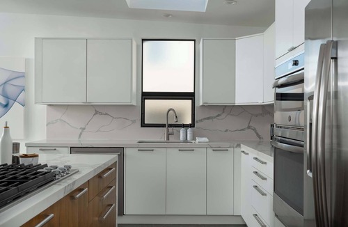 The Strand House | Ocean View | Steps to DT Manhattan Beach|King Beds