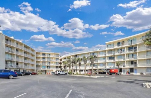 Bostwick Park Apartment | OCEAN VIEW Studio@Daytona Zzz 4