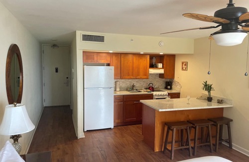 Kahana Apartment | Ocean View Suite at Royal Kahana