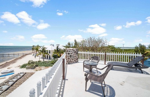 Long Beach Estates Apartment | Ocean View Suite Barnacle Resort