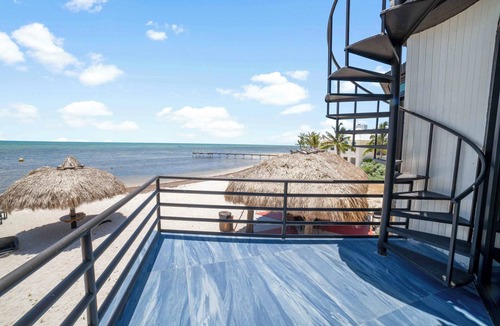 Long Beach Estates Apartment | Ocean View Suite Barnacle Resort