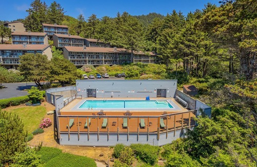 Otter Rock Apartment | Ocean-View Suite w/2 Queen Beds