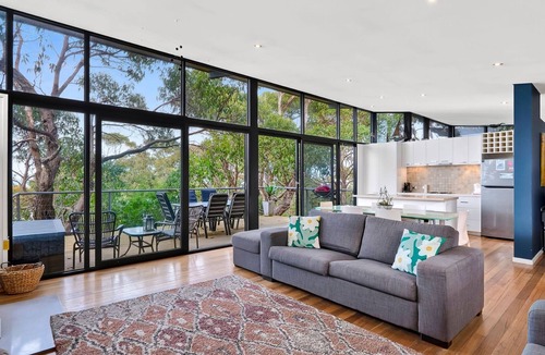 Skenes Creek House | Ocean View Treetops Retreat