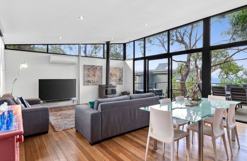 Skenes Creek House | Ocean View Treetops Retreat