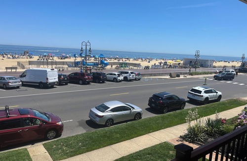 Wall Apartment | Ocean view vacation house