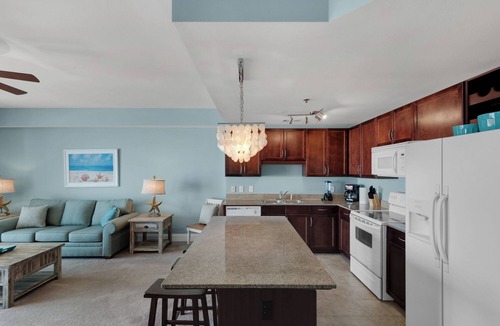Panama City Beach Condo | Ocean View w/5 Pools+ Walk to Beach + Mini Golf