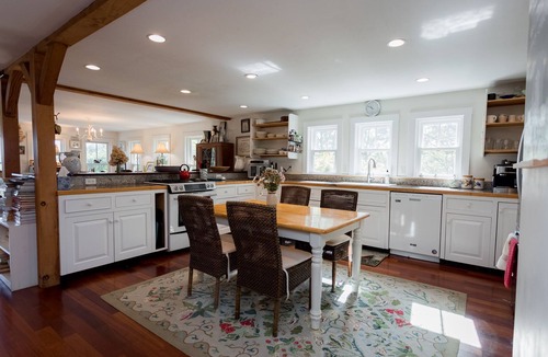 Aquinnah House | Ocean View, Walk to Beach, Dog Friendly