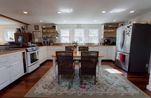 Aquinnah House | Ocean View, Walk to Beach, Dog Friendly