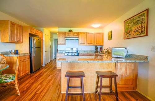 Ualapue Condo | Ocean-View Wavecrest Condo w/Pool & Tennis