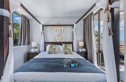 Airlie Beach Hotel | Ocean Views 49