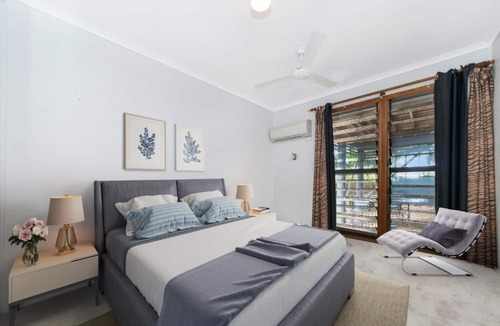 North Ward House | Ocean Views | A Tropical Paradise!