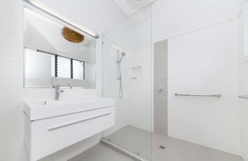 North Ward House | Ocean Views | A Tropical Paradise!