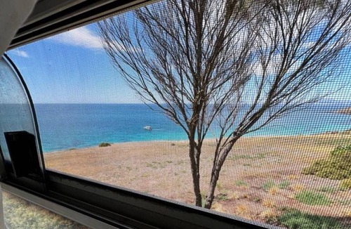 Penneshaw House | Ocean Views Bus Stay