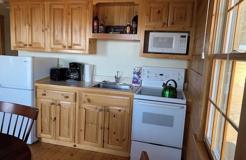 Northport Cabin | Ocean Views Charming 2-bedroom 2 bath Modern Log Cabin