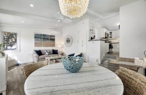 Laguna Beach House | Ocean Views! Detached Villa by Victoria Beach