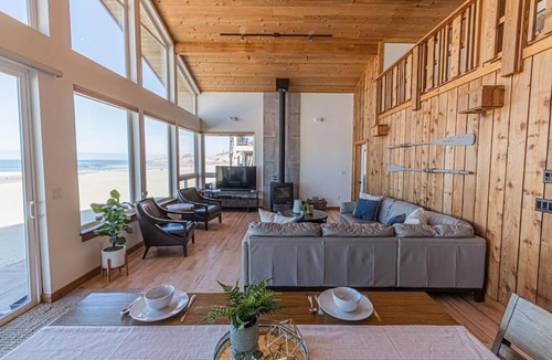 Kiwanda Shores House | Ocean Views for days.