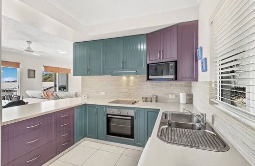 Cannonvale Apartment | Ocean Views Forever - Peace & Quiet up High