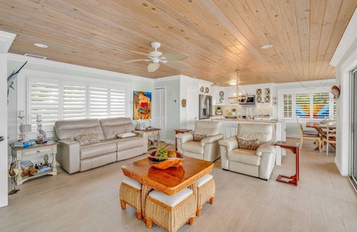 Stillwright Point House | Ocean Views from this 4bed/3bath home on the water!