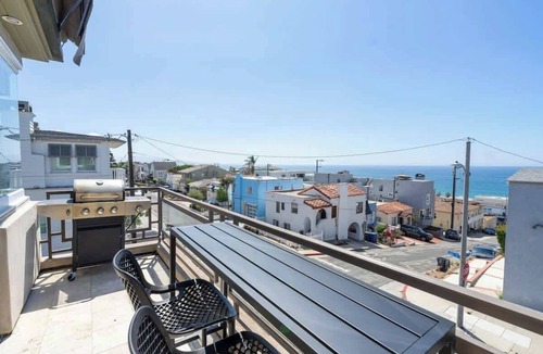 The Strand House | Ocean Views/Luxe 5BR Mansion/Bikes & Elevator