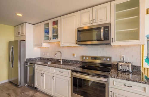 North Shores Condo | Ocean Views Private Beach Pool Parking Clean Comfortable