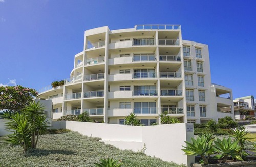 The Entrance Apartment | Ocean Views, SUNDRIFT- Unit 26