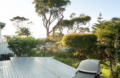 Malua Bay House | Ocean Views Walk to Malua Beach EV & Pet Friendly