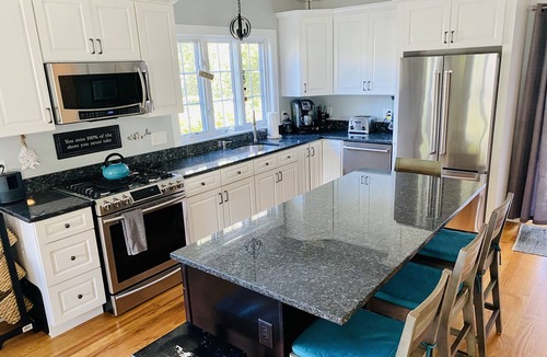 Manomet House | Ocean Views. Walk to White Horse🏖