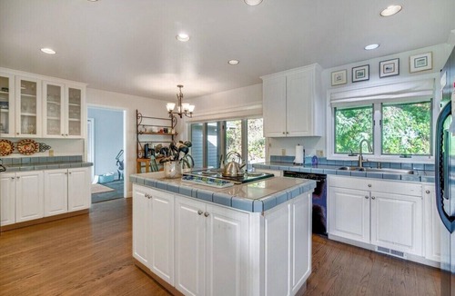 Cannon Beach House | Ocean Villa - Ocean Views & Jetted Tub!