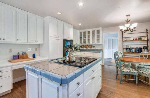 Cannon Beach House | Ocean Villa - Ocean Views & Jetted Tub!