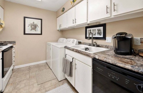 Demere Park Condo | Ocean Walk Condo D4!