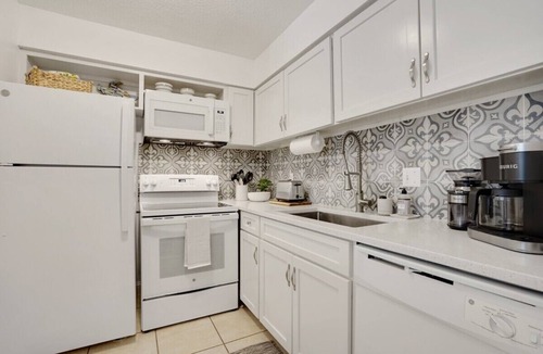 Demere Park Condo | Ocean Walk T12 in St Simons Island