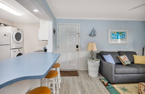 Demere Park Condo | Ocean Walk H-14: 2 bed/2 bath upstairs condo