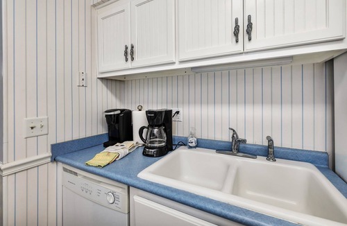 Demere Park Condo | Ocean Walk H-14: 2 bed/2 bath upstairs condo