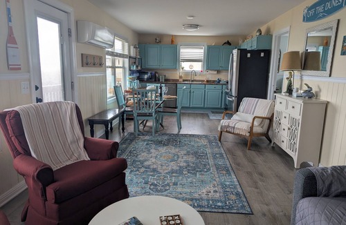 Long Beach Cottage | OceanBeachfront 2 bedroom cottage with breathtaking view, steps to the beach