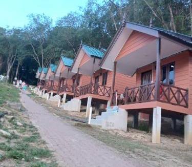 Pulau Perhentian Kecil Hotel | OceanBoys Chalet Coral Bay