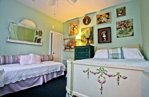 Ocean Grove House | OCEANFRONT 1ST FL STUDIO 2400 WKLY OCEAN VIEWS July and August dates available