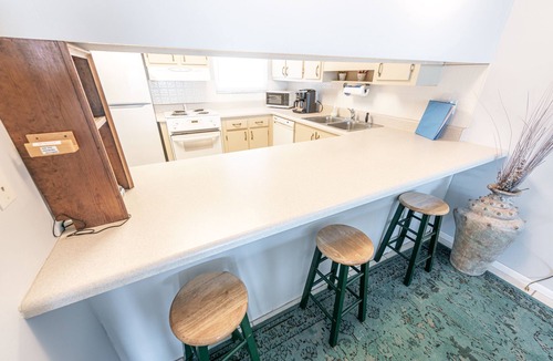 Satellite Beach Condo | Oceanfront 2BR Condo w/Balcony & Flexible Sleeping Setup, Unit 338
