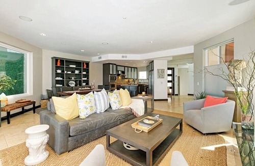 Leucadia House | OCEANFRONT! 3 DISTINCT SUITES!n JACUZZI & BBQ!