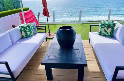 Leucadia House | OCEANFRONT! 3 DISTINCT SUITES!n JACUZZI & BBQ!