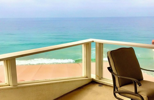 Leucadia House | OCEANFRONT! 3 DISTINCT SUITES!n JACUZZI & BBQ!
