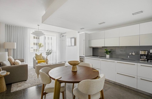 City Center Condo | Oceanfront 4⋆Suite Rooftop Pool Private Beach