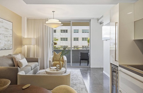 City Center Condo | Oceanfront 4⋆Suite Rooftop Pool Private Beach