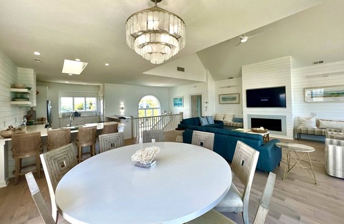 Emerald Isle House | Oceanfront 8 bedroom/sleeps 20 with large gathering and outdoor areas