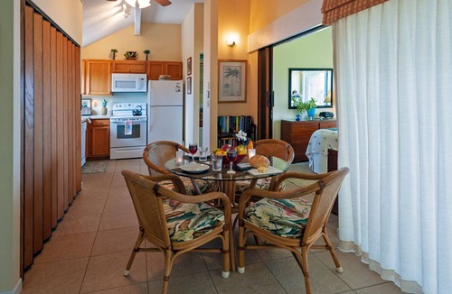 Princeville Condo | Oceanfront and updated, top floor, perfect for honeymoon