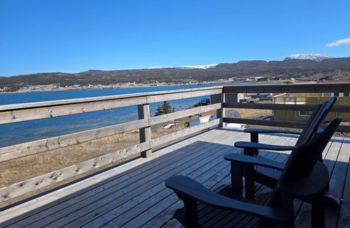 Rocky Harbour Apartment | Oceanfront Apartment, Gros Morne View in the heart of Park