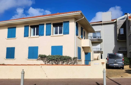 Capbreton Apartment | Oceanfront apartment, opposite family beach.